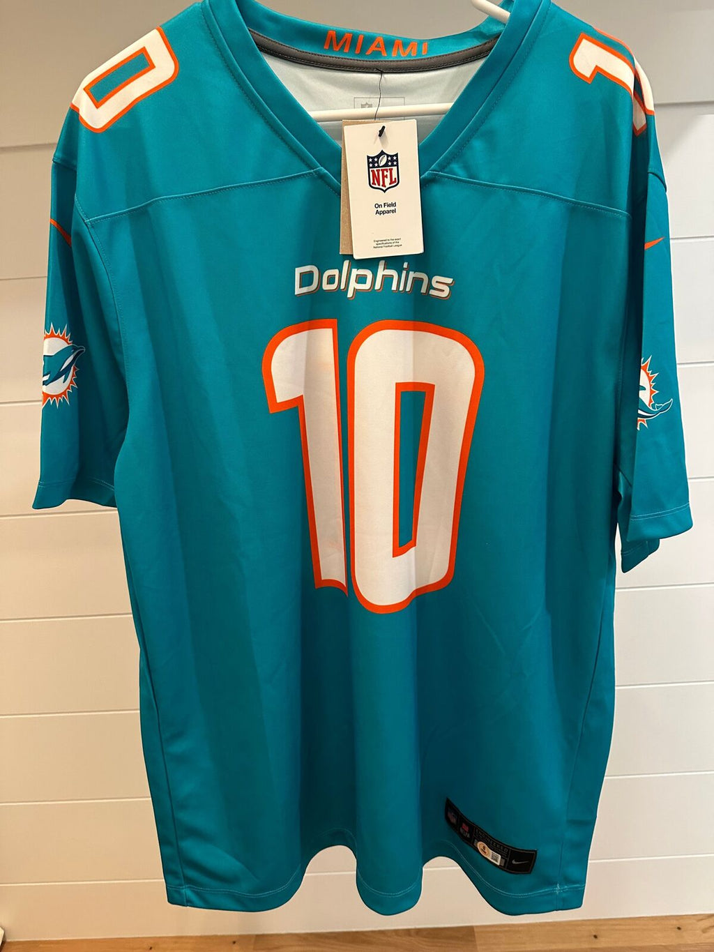 Tyreek Hill Autographed Miami Dolphins Nike Jersey – Beckett Witnessed COA – XL