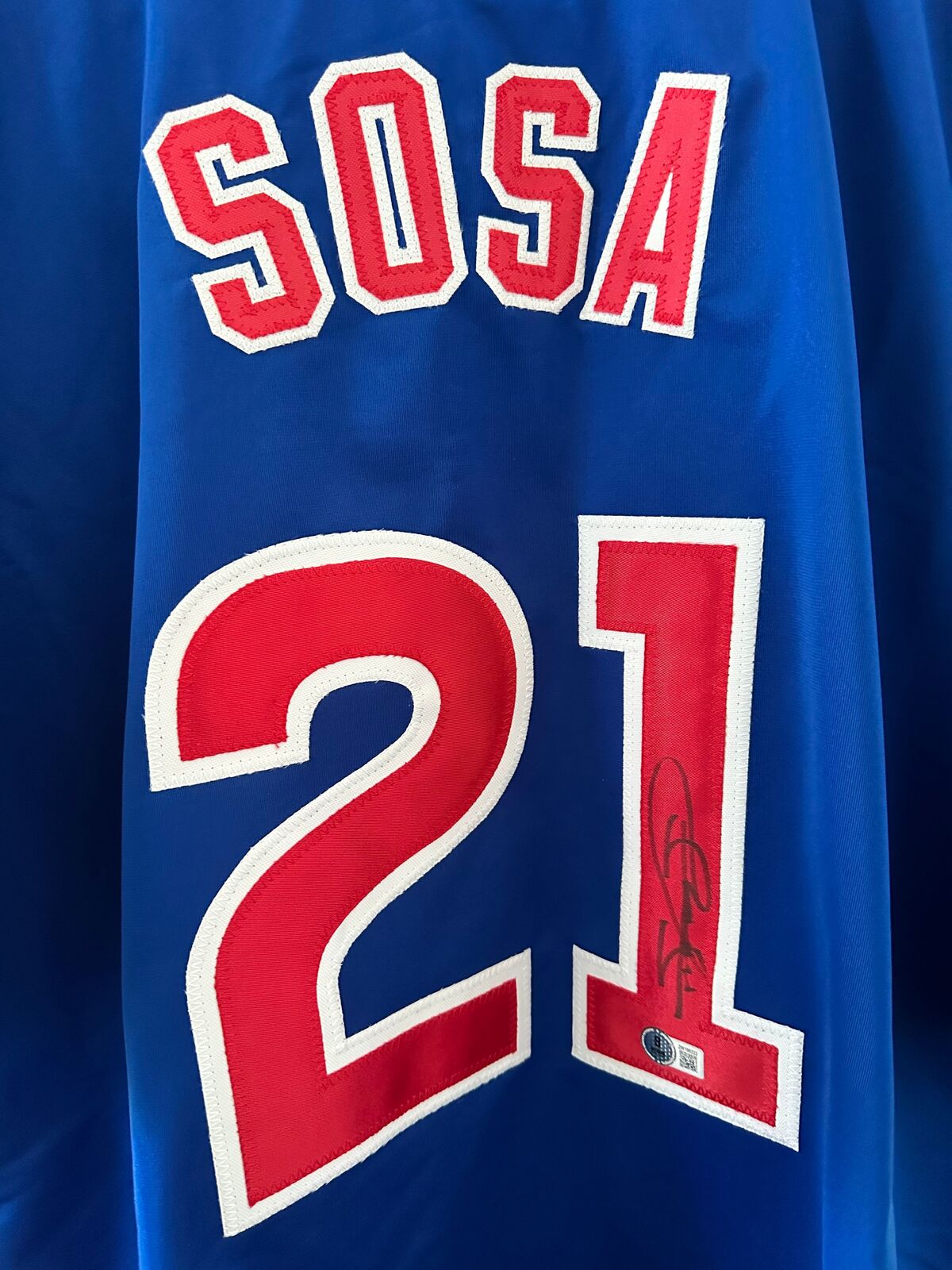 Sammy Sosa Signed Chicago Cubs Jersey – Beckett Witness Certified