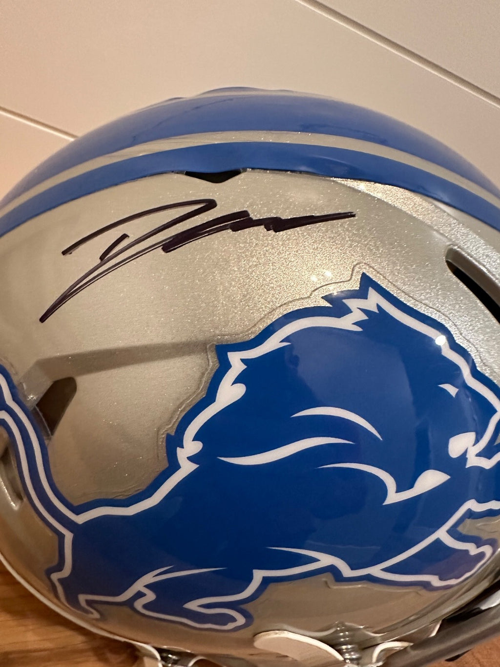 D’Andre Swift Signed Detroit Lions Full-Size Authentic Helmet – Fanatics