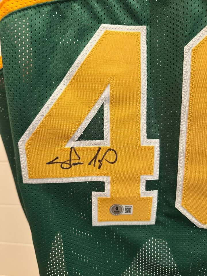 Shawn Kemp Signed Seattle SuperSonics #40 Jersey – Beckett Witnessed