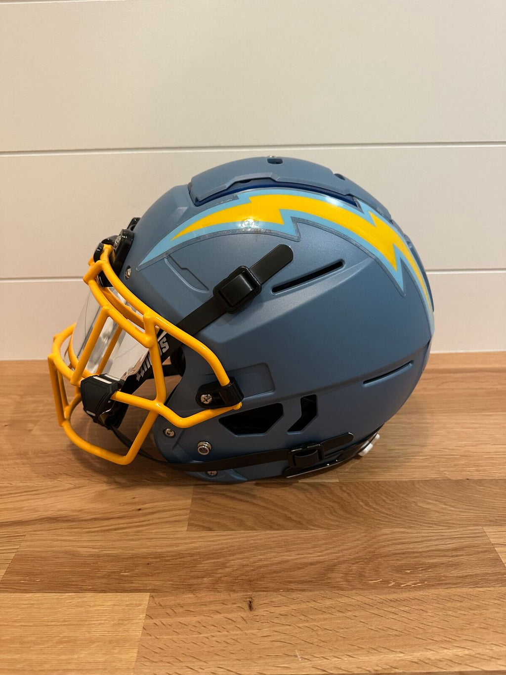 Justin Herbert Signed LA Chargers Schutt F7 Full-Size Authentic Helmet – Beckett