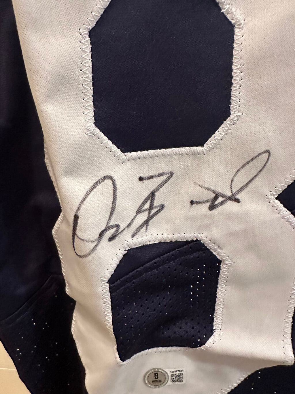 Dez Bryant Autographed Dallas Cowboys #88 Jersey – Beckett Witness Authenticated