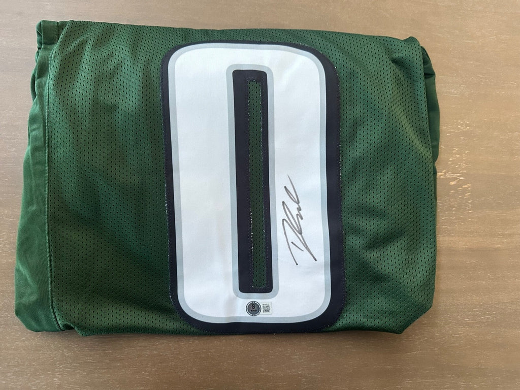 D’Andre Swift Signed Eagles Style Jersey with game cut sleeves – Beckett Witness