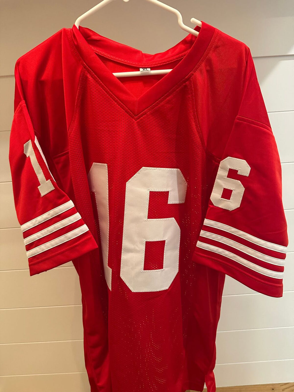 Joe Montana Signed San Francisco 49ers #16 Jersey – JSA Authenticated