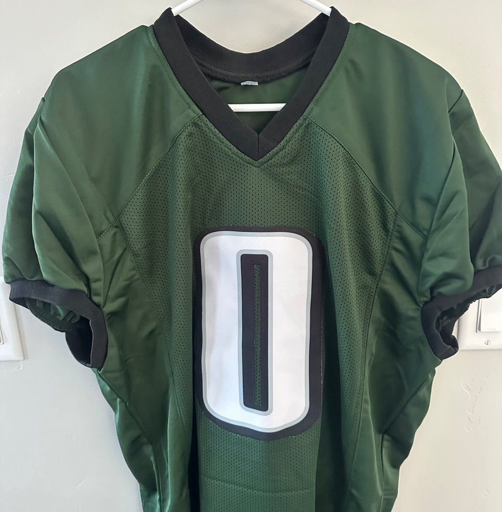 D’Andre Swift Signed Eagles Style Jersey with game cut sleeves – Beckett Witness
