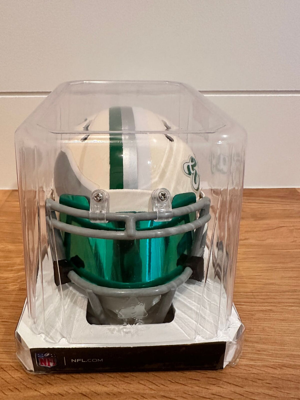 Mike Vick Signed Philadelphia Eagles Retro Mini Helmet – Beckett Witness COA