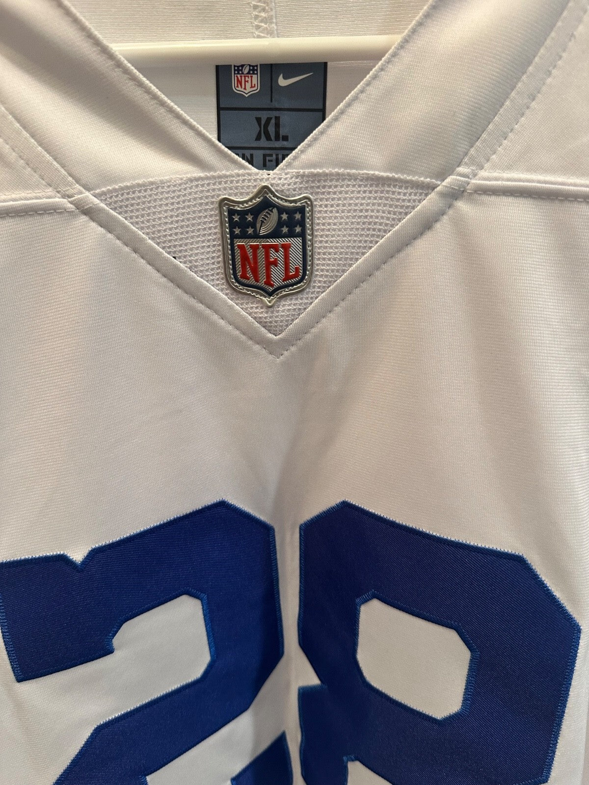 Jonathan Taylor Signed Colts Nike Replica Jersey XL – Beckett COA
