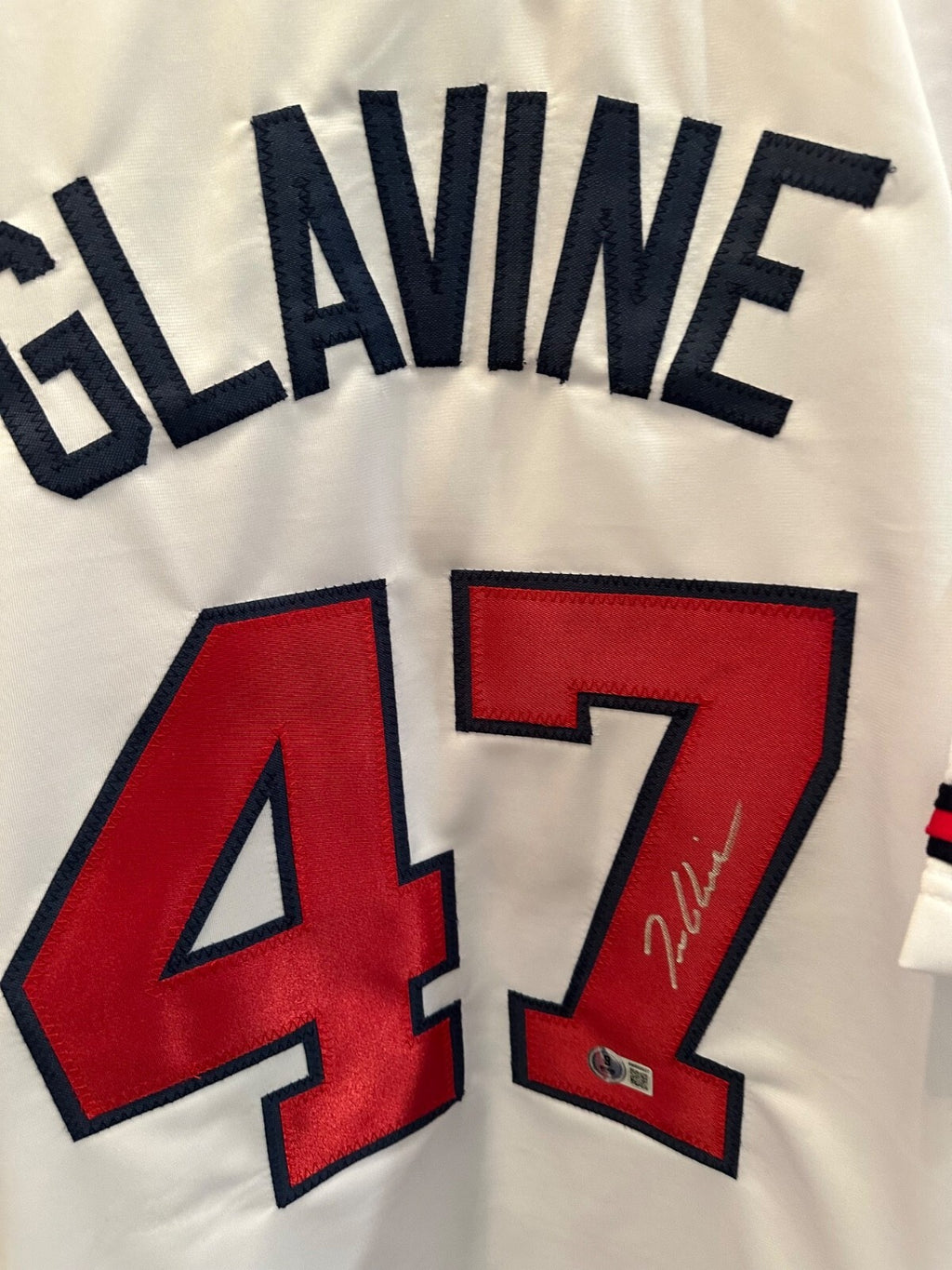 Tom Glavine Signed Atlanta #47 Jersey – Beckett Witnessed