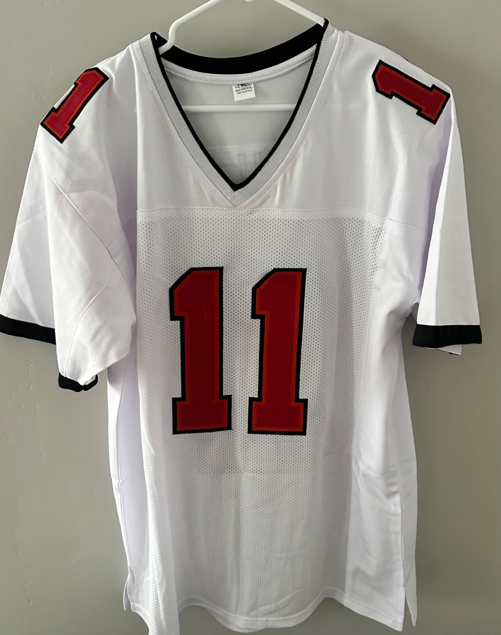 Jeremy McMillan Signed Jersey – Beckett Witness Authenticated