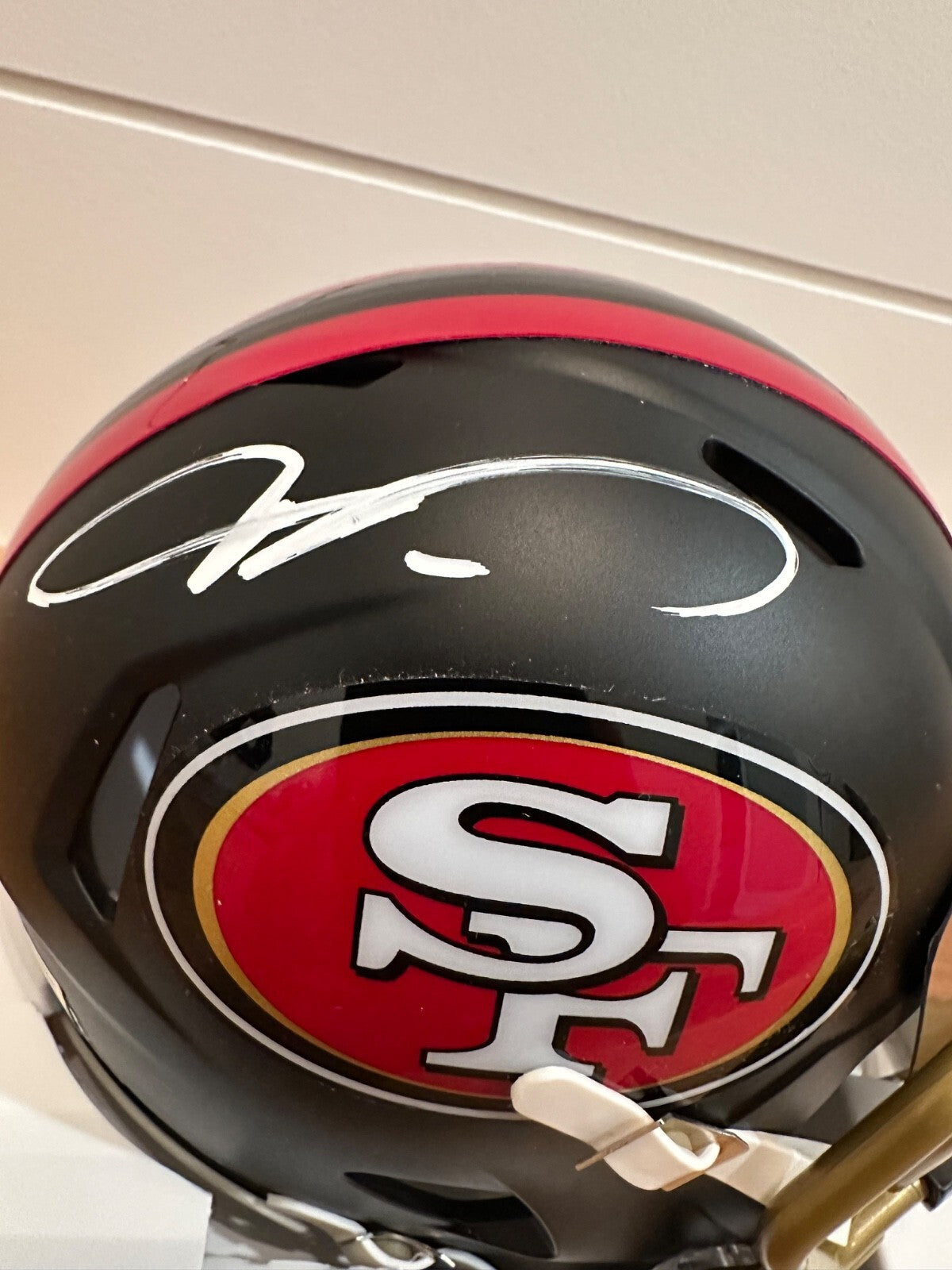 Vernon Davis Signed 49ers Eclipse Mini Helmet – Beckett Witnessed