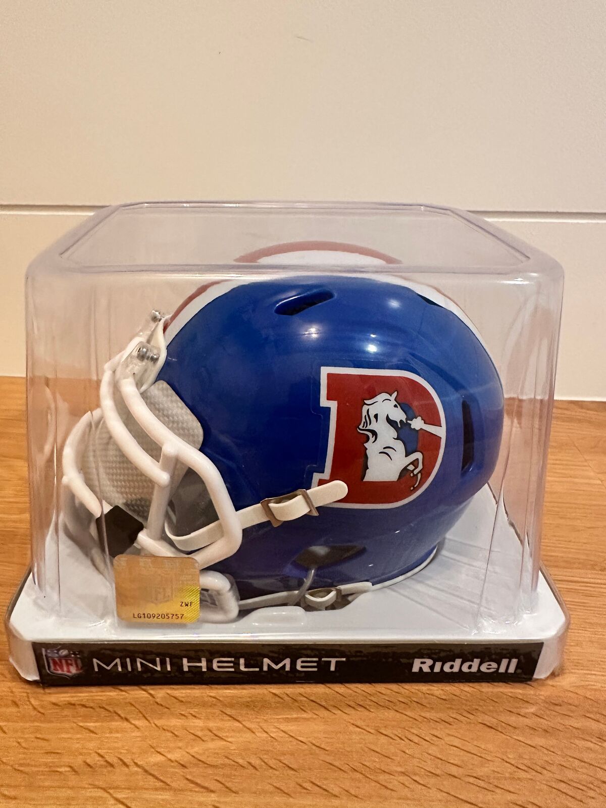 Clinton Portis Signed Denver Broncos Throwback Mini Helmet with Visor – Leaf