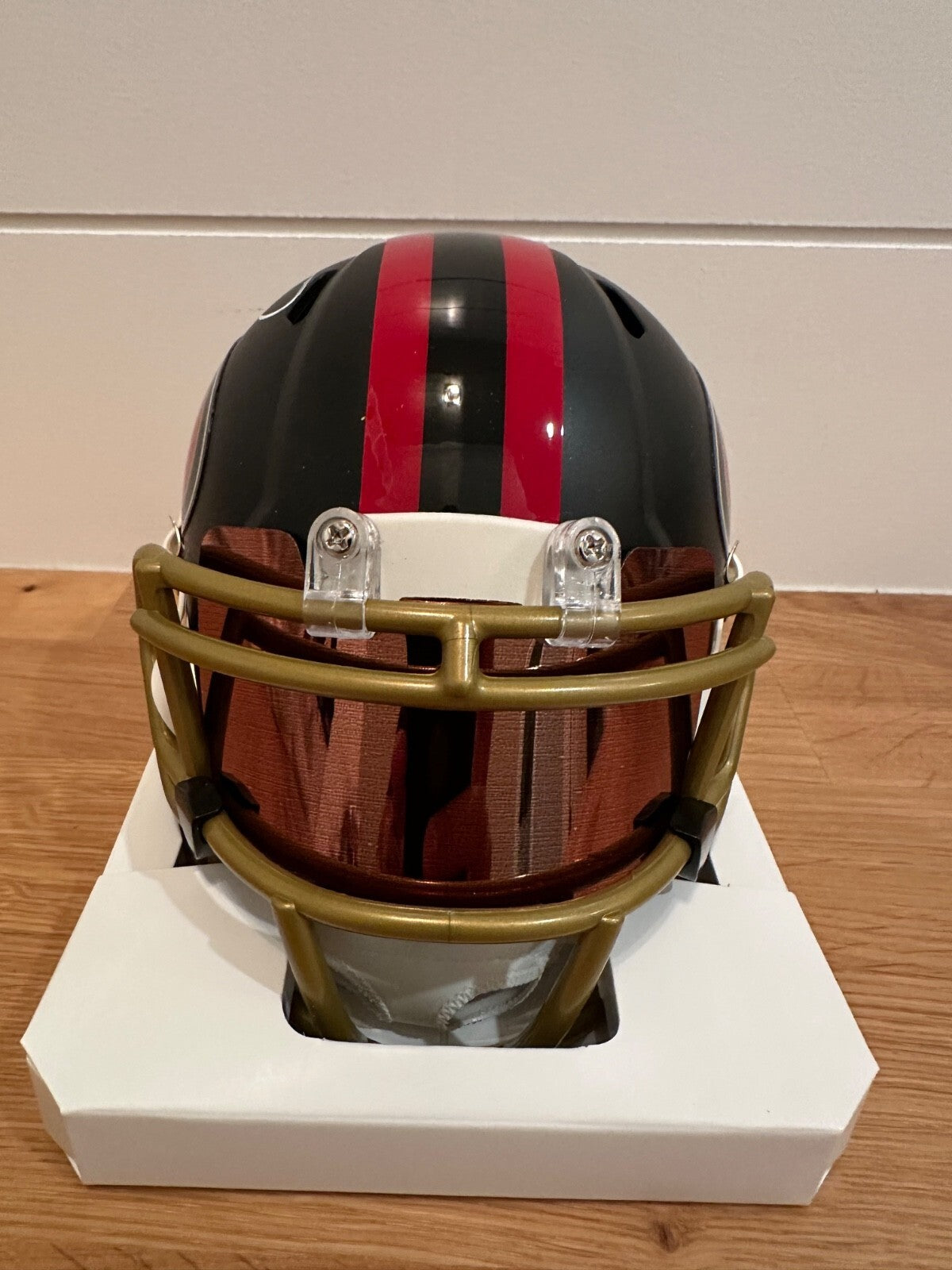 Vernon Davis Signed 49ers Eclipse Mini Helmet – Beckett Witnessed