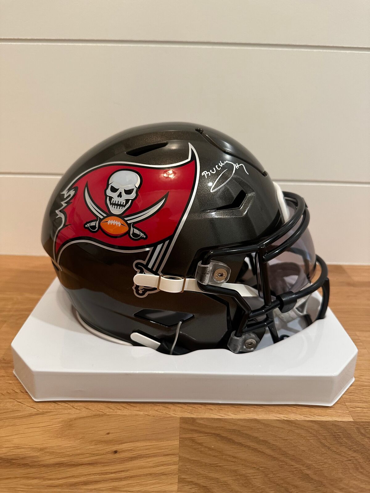 Bucky Irving Signed Tampa Bay Buccaneers Riddell SpeedFlex MIDI Helmet – Beckett