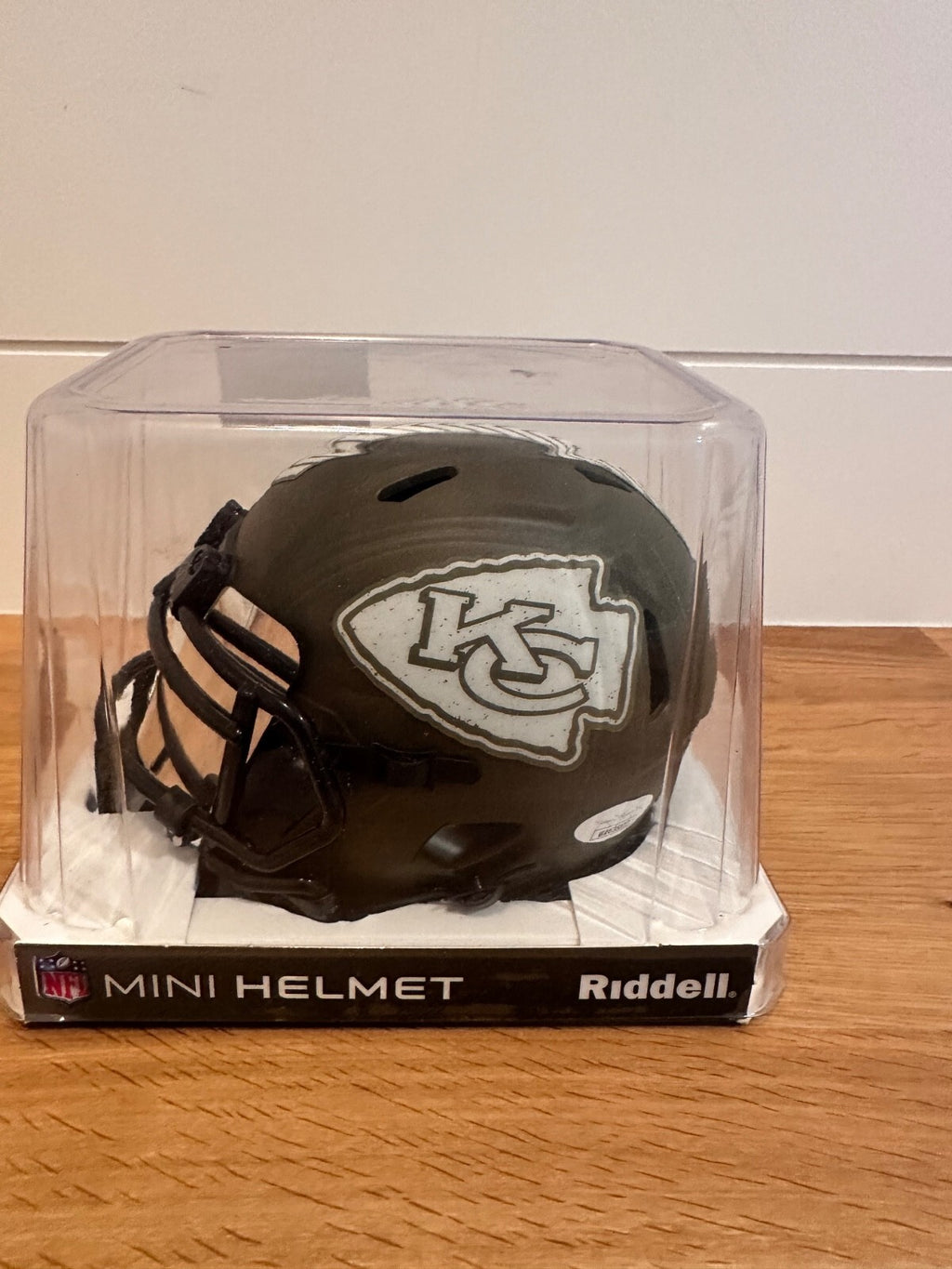 Isiah Pacheco Signed Chiefs Salute to Service Mini Helmet – Witness Authenticate