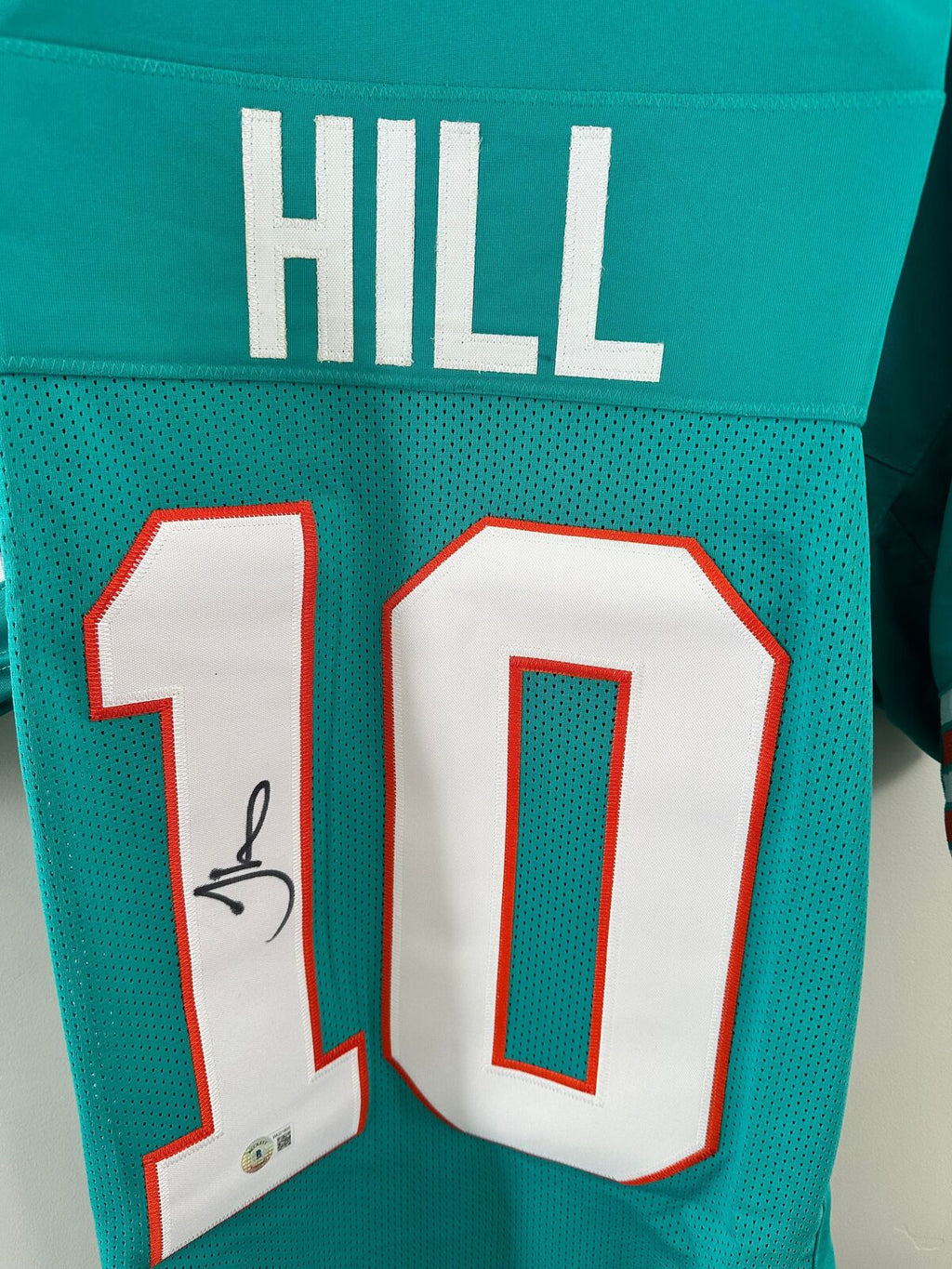 Tyreek Hill Signed Miami Dolphins Jersey – Beckett Witnessed Authenticated