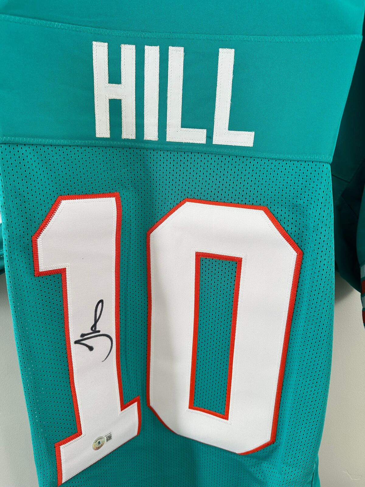 Tyreek Hill Signed Miami Dolphins Jersey – Beckett Witnessed Authenticated