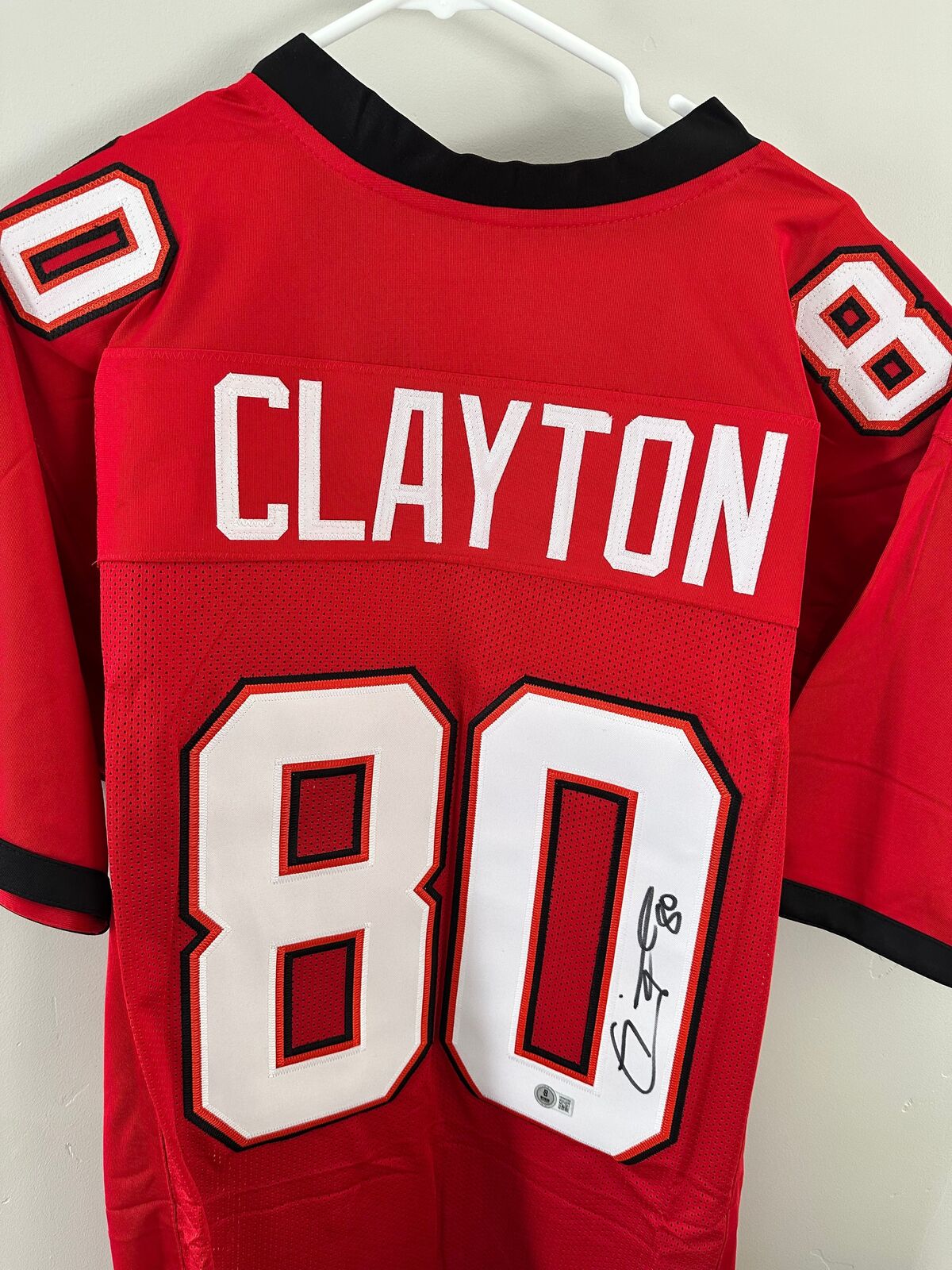 Michael Clayton Signed Buccaneers Jersey – Beckett Witness Authenticated
