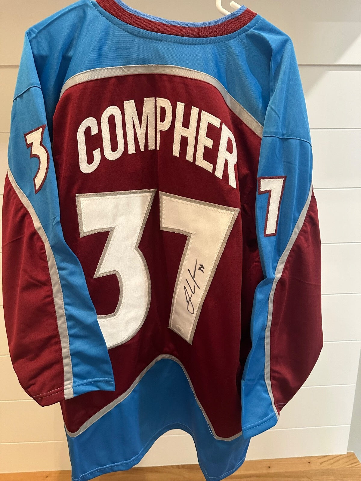 J.T. Compher Signed Colorado Hockey Jersey #37 – JSA Authenticated XL