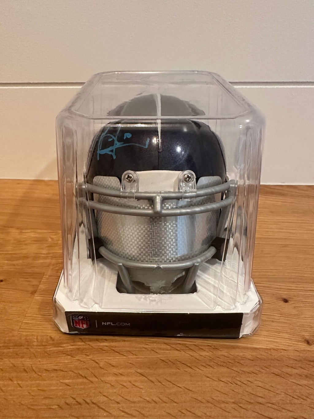 Vince Young Signed Tennessee Titans Mini Helmet with visor– JSA Authenticated