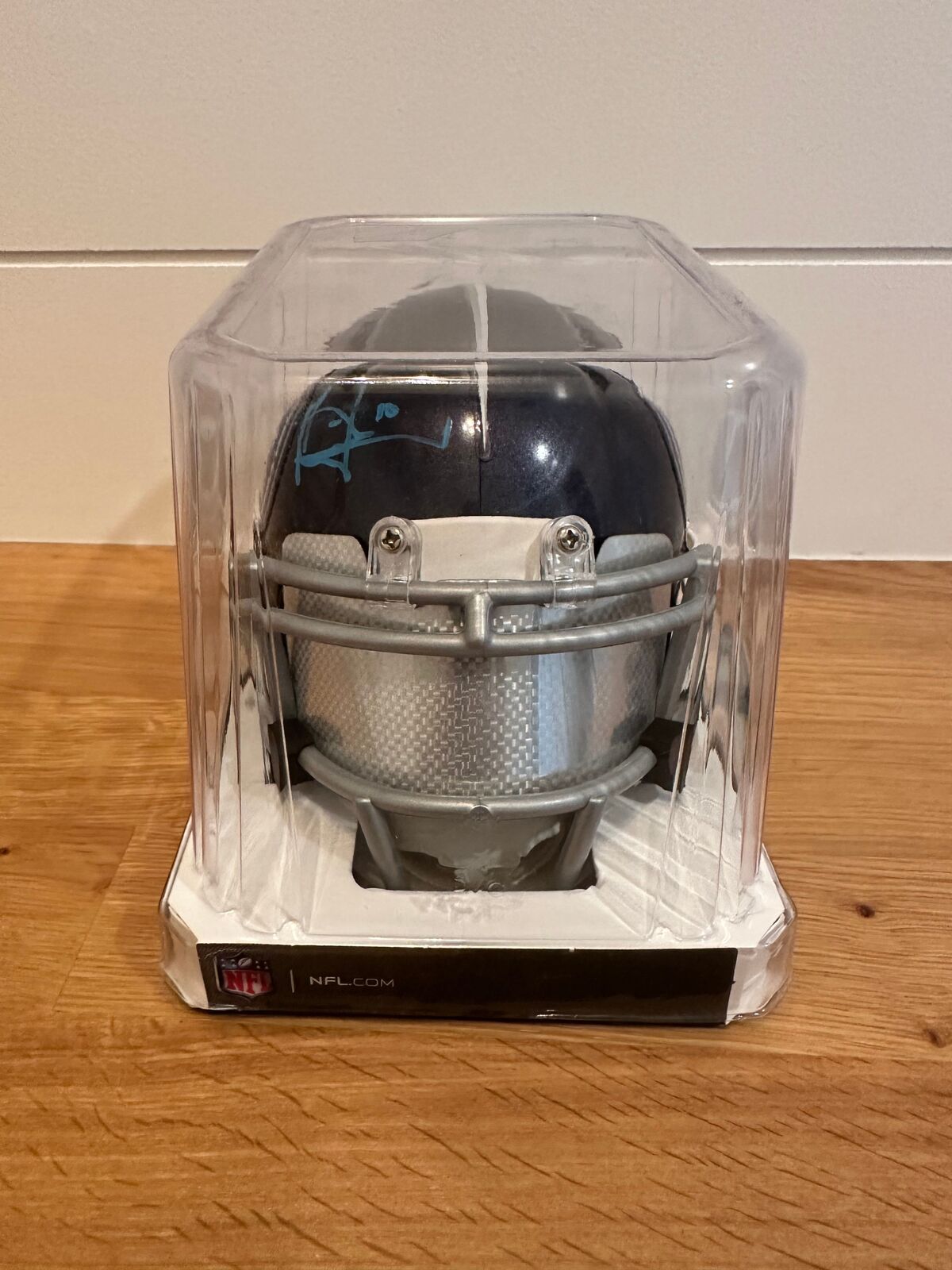 Vince Young Signed Tennessee Titans Mini Helmet with visor– JSA Authenticated