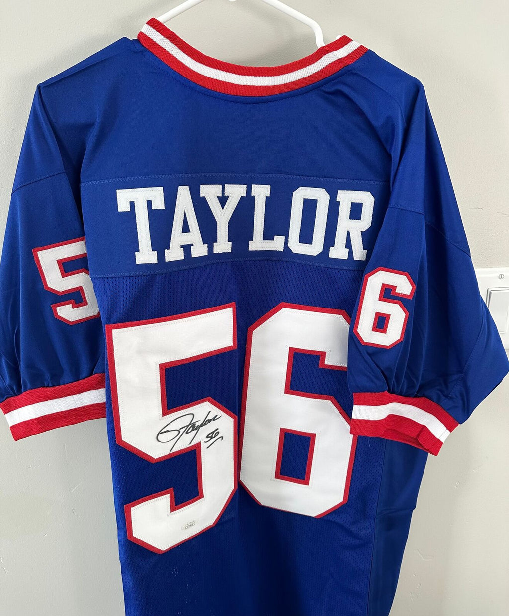 Lawrence Taylor Signed Giants Jersey – JSA Authenticated