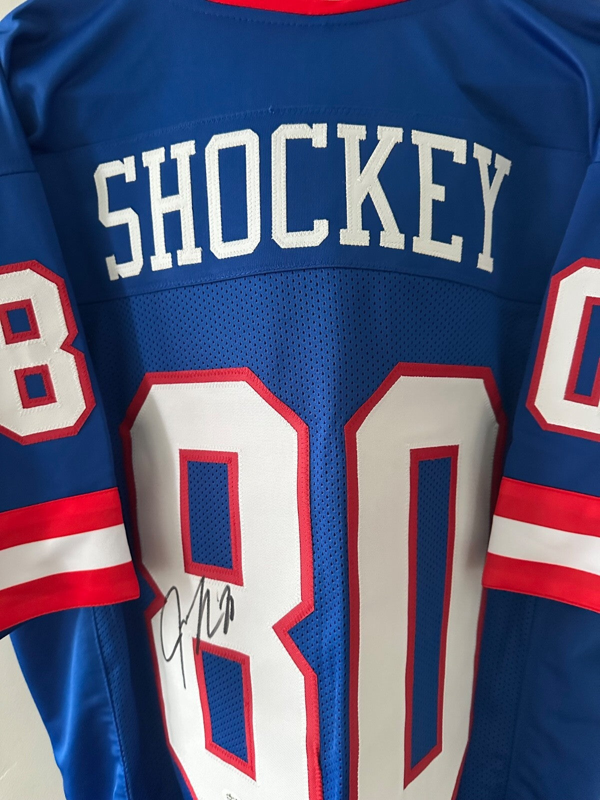 Jeremy Shockey Signed New York Giants Throwback Jersey – Leaf Witnessed COA