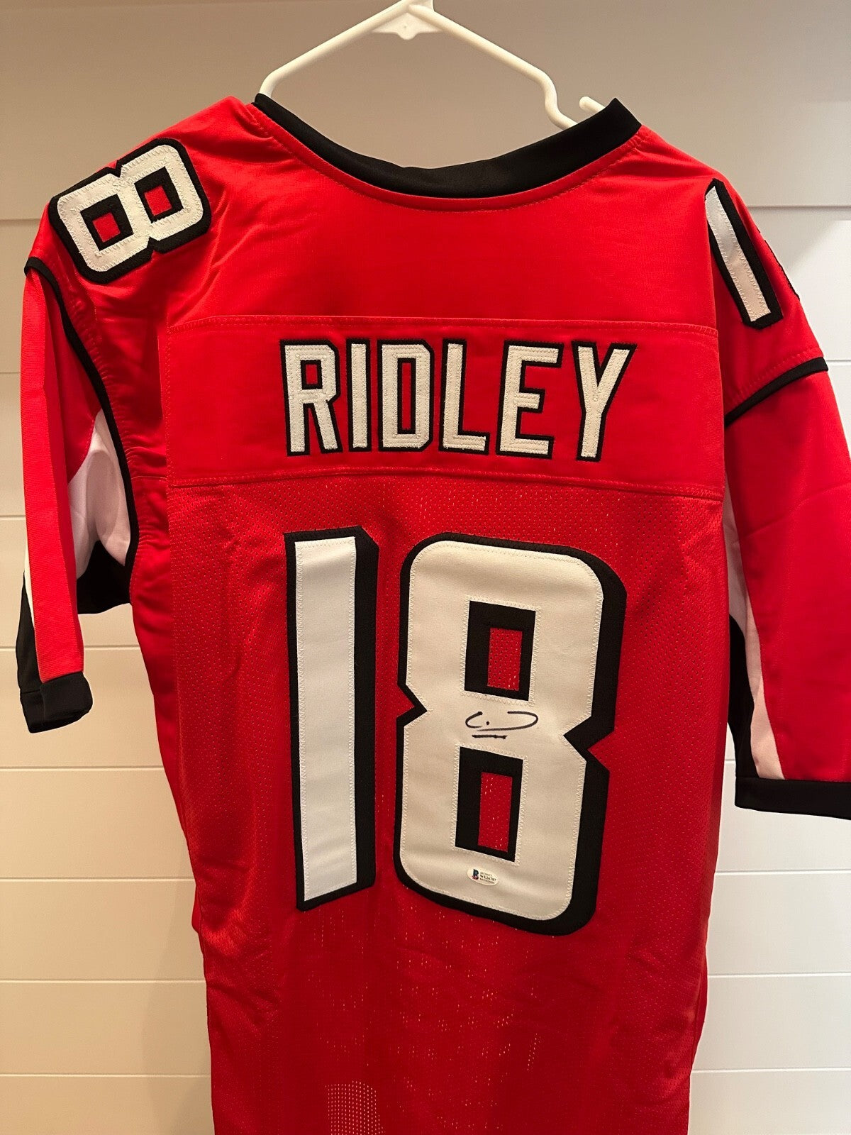 Calvin Ridley Autographed Atlanta Falcons Jersey – Beckett Witnessed COA