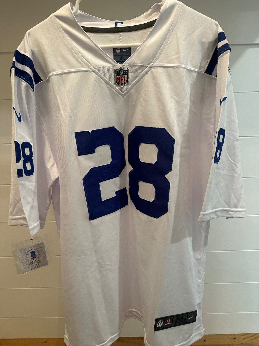 Jonathan Taylor Signed Colts Nike Replica Jersey XL – Beckett COA