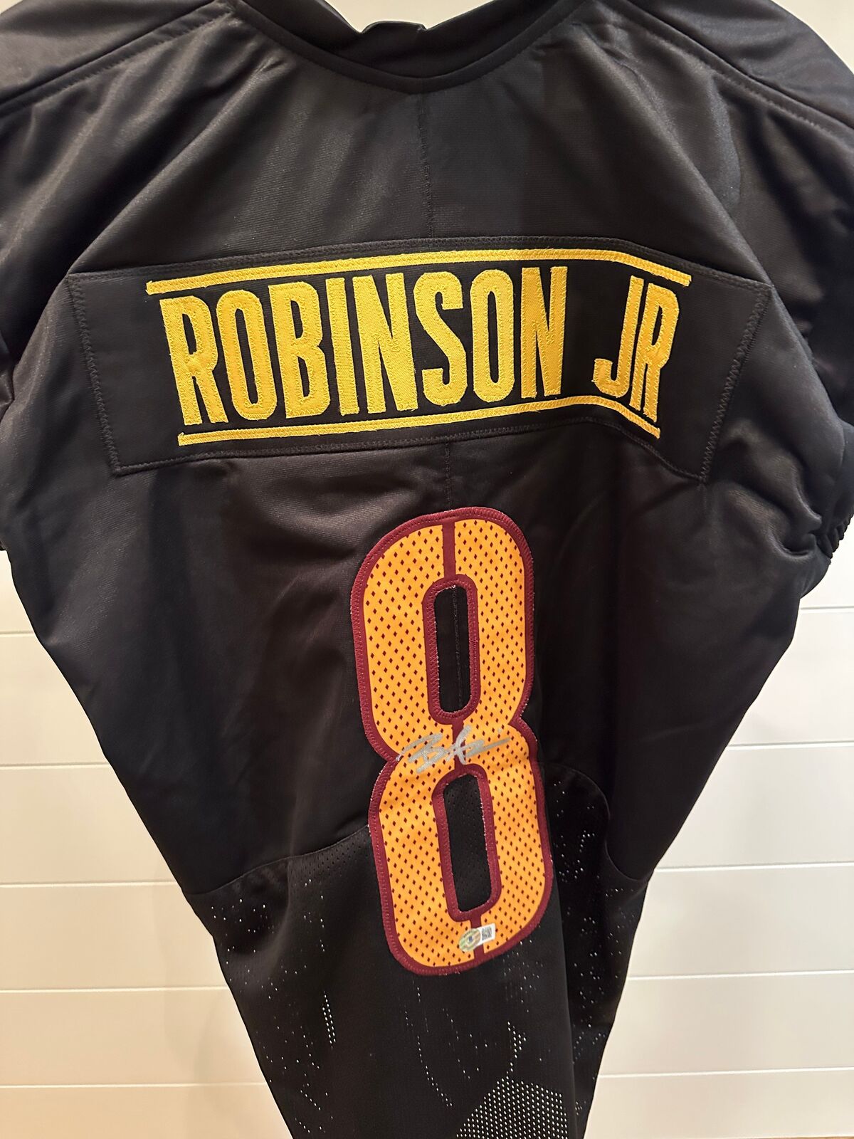 Brian Robinson Jr. Signed Washington Commanders #8 Jersey – Beckett