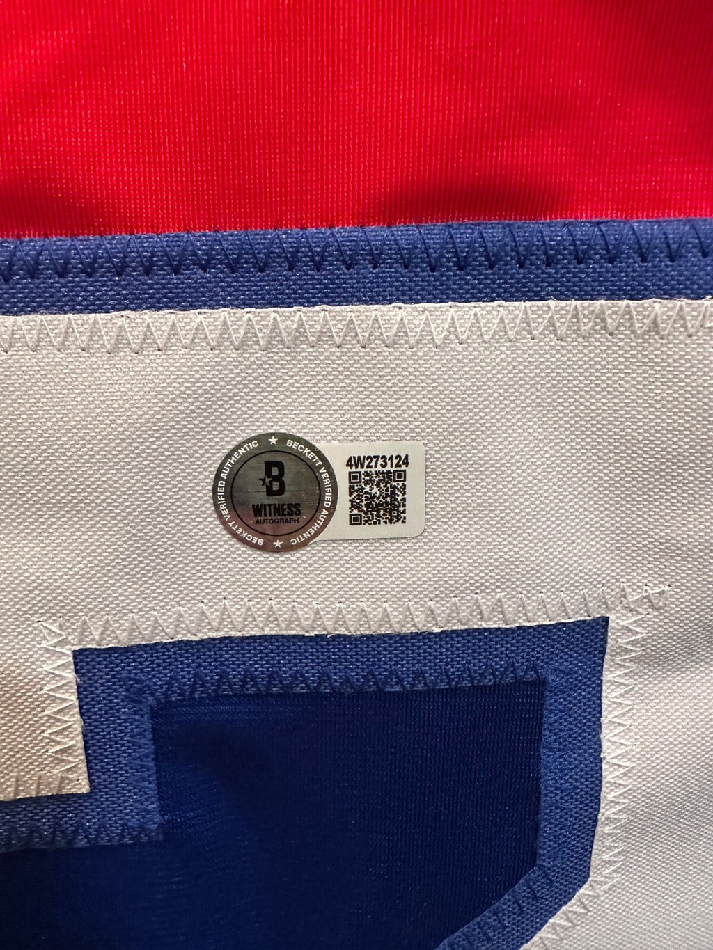 Guy Carbonneau Signed Montreal Canadiens Jersey “HOF 19” Beckett Witnessed