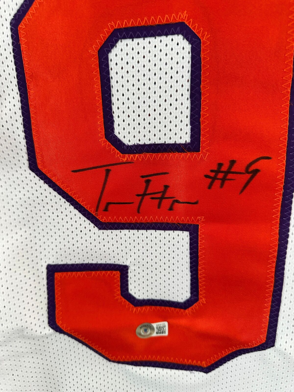 Travis Etienne Jr. Signed Jaguars Jersey – Beckett Authenticated Description: