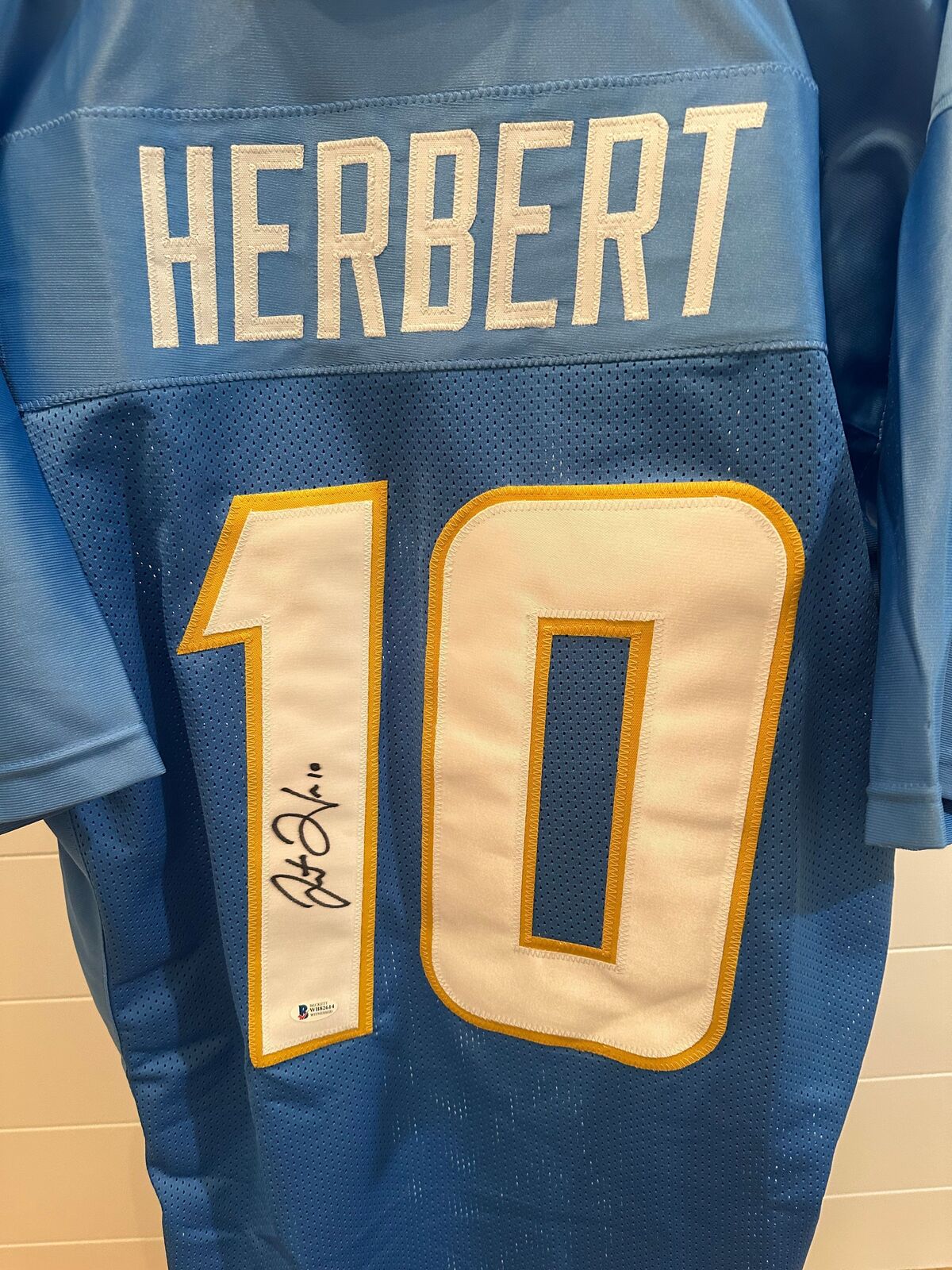 Justin Herbert Signed Chargers #10 Powder Blue Jersey – Beckett Witnessed COA