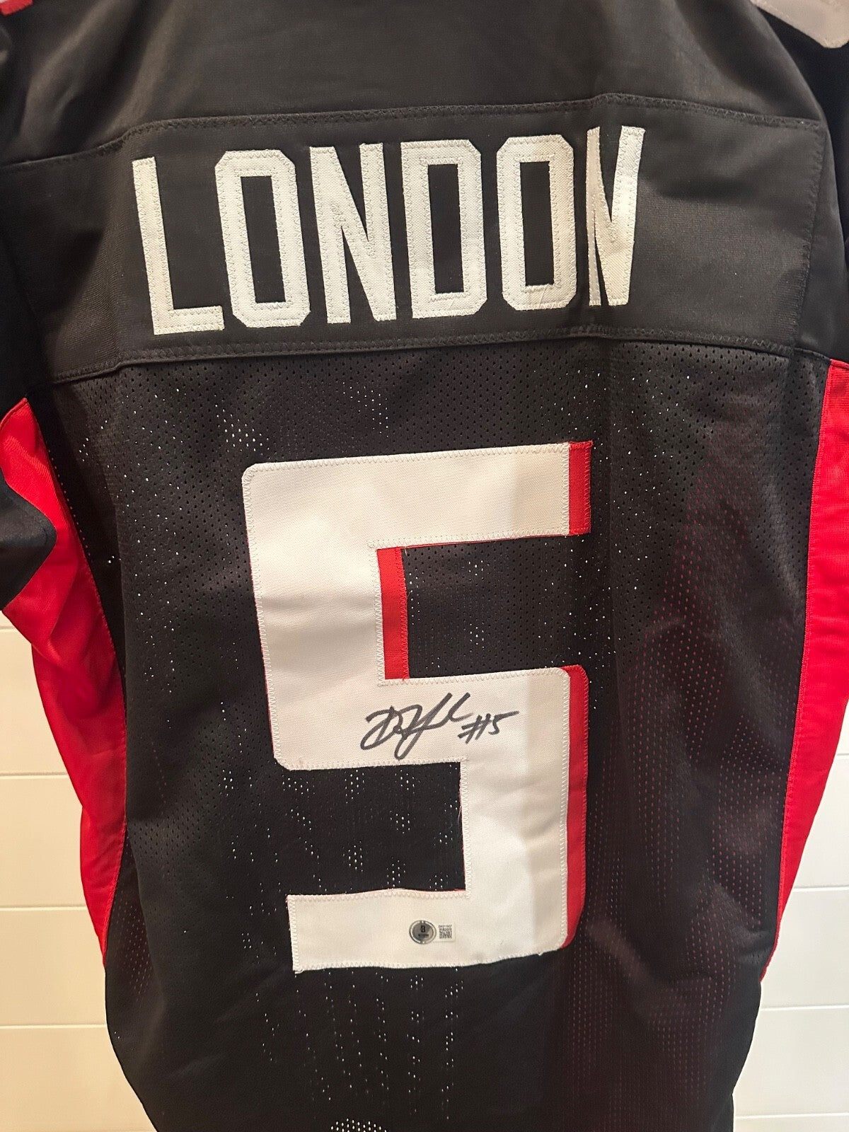 Drake London Signed Atlanta Falcons #5 Jersey – Beckett Witnessed