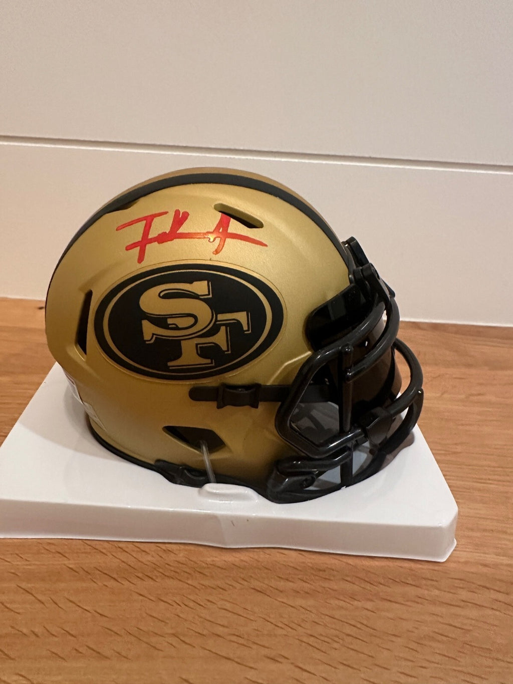 Frank Gore Signed 49ers Gold Mini Helmet – Beckett Witnessed