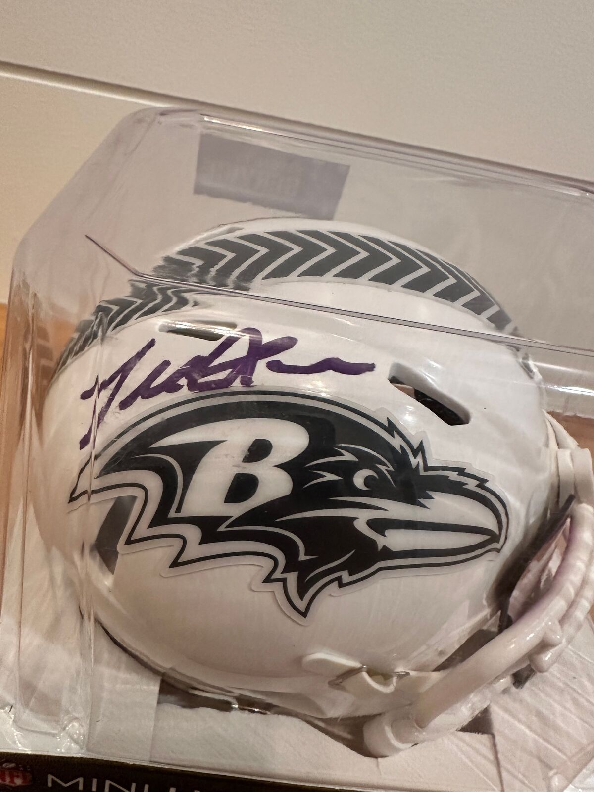 Terrell Suggs Signed Baltimore Ravens Riddell Mini Helmet – Beckett Witnessed