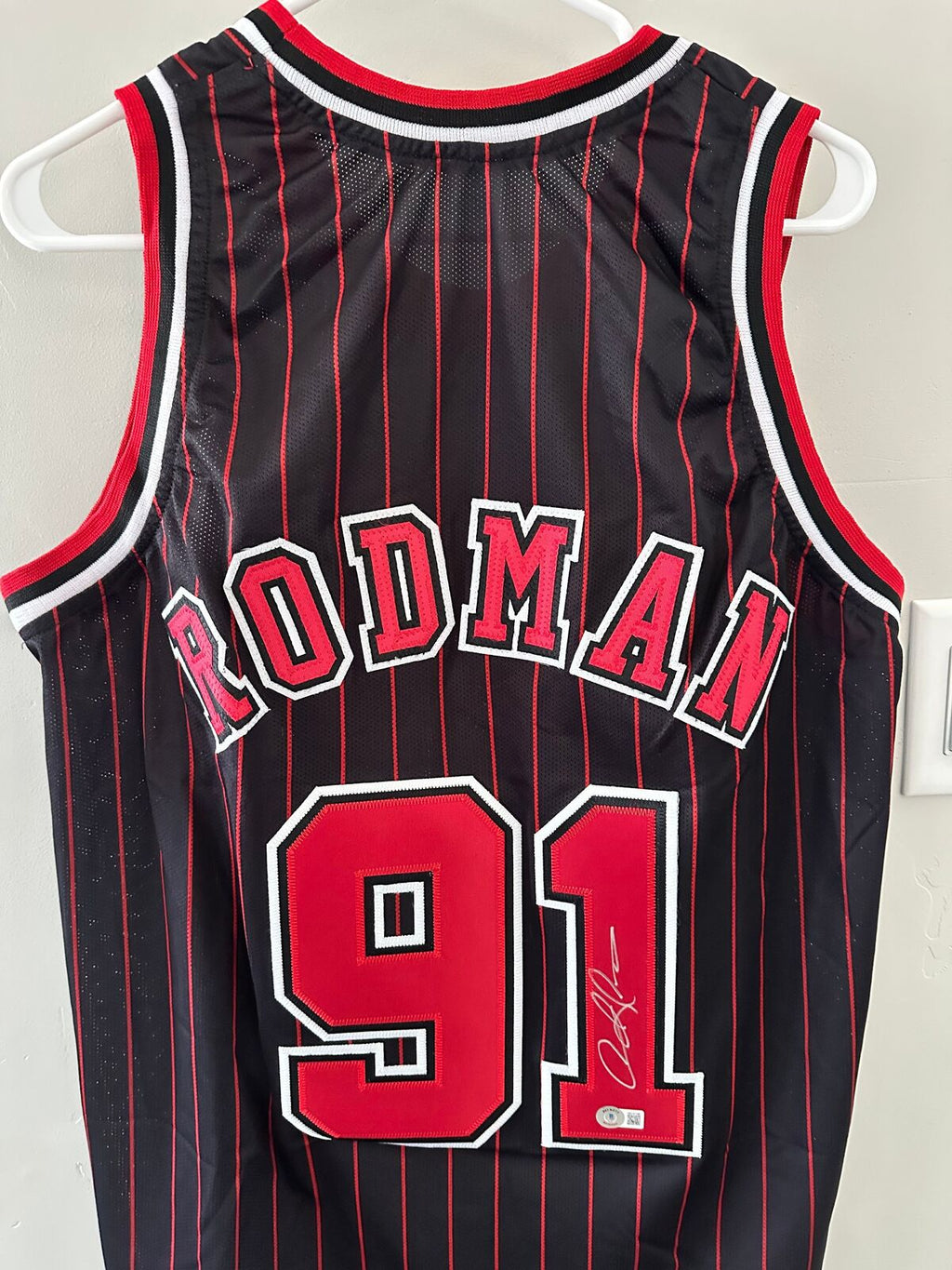 Dennis Rodman Signed Chicago Bulls #91 Jersey – Beckett Witness Certified