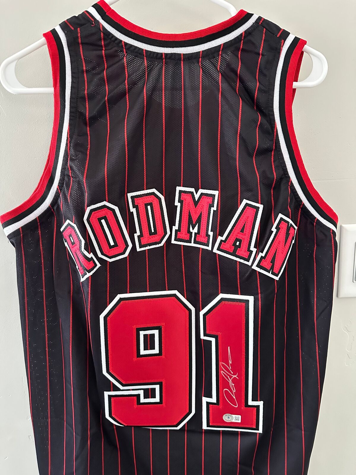 Dennis Rodman Signed Chicago Bulls #91 Jersey – Beckett Witness Certified
