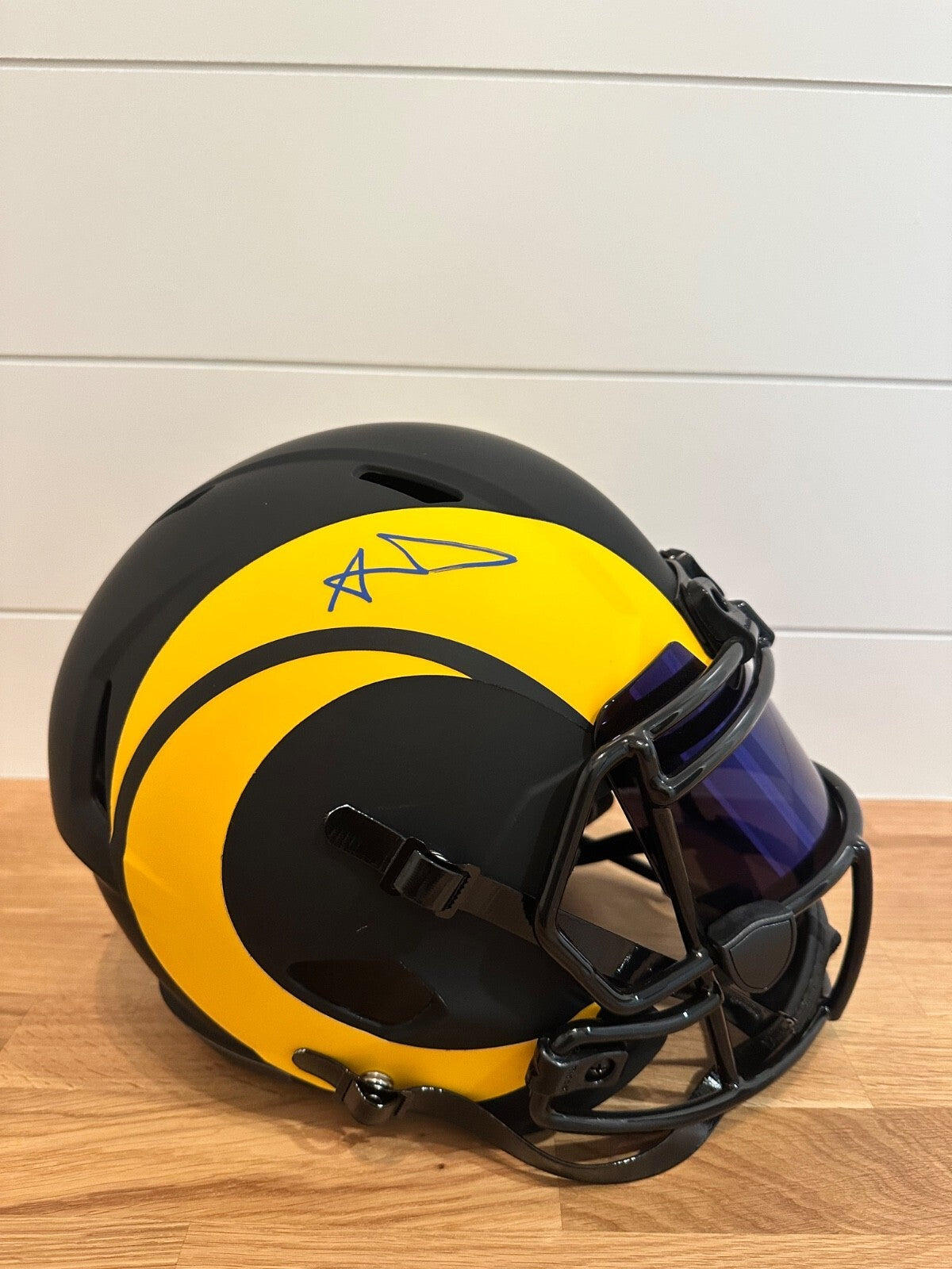 Aaron Donald Signed Los Angeles Rams Full Size Helmet – Beckett Witness COA