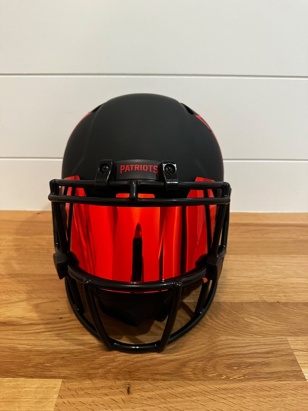 Willie McGinest Signed Patriots Eclipse Full-Size Helmet – Beckett Witnessed