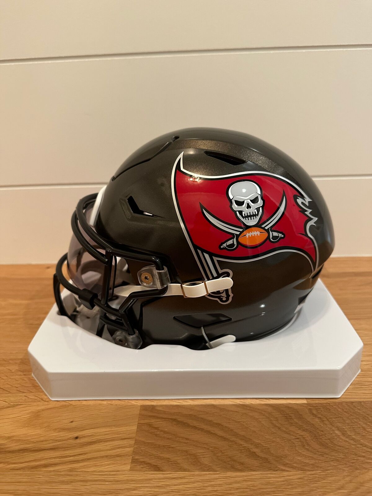 Bucky Irving Signed Tampa Bay Buccaneers Riddell SpeedFlex MIDI Helmet – Beckett