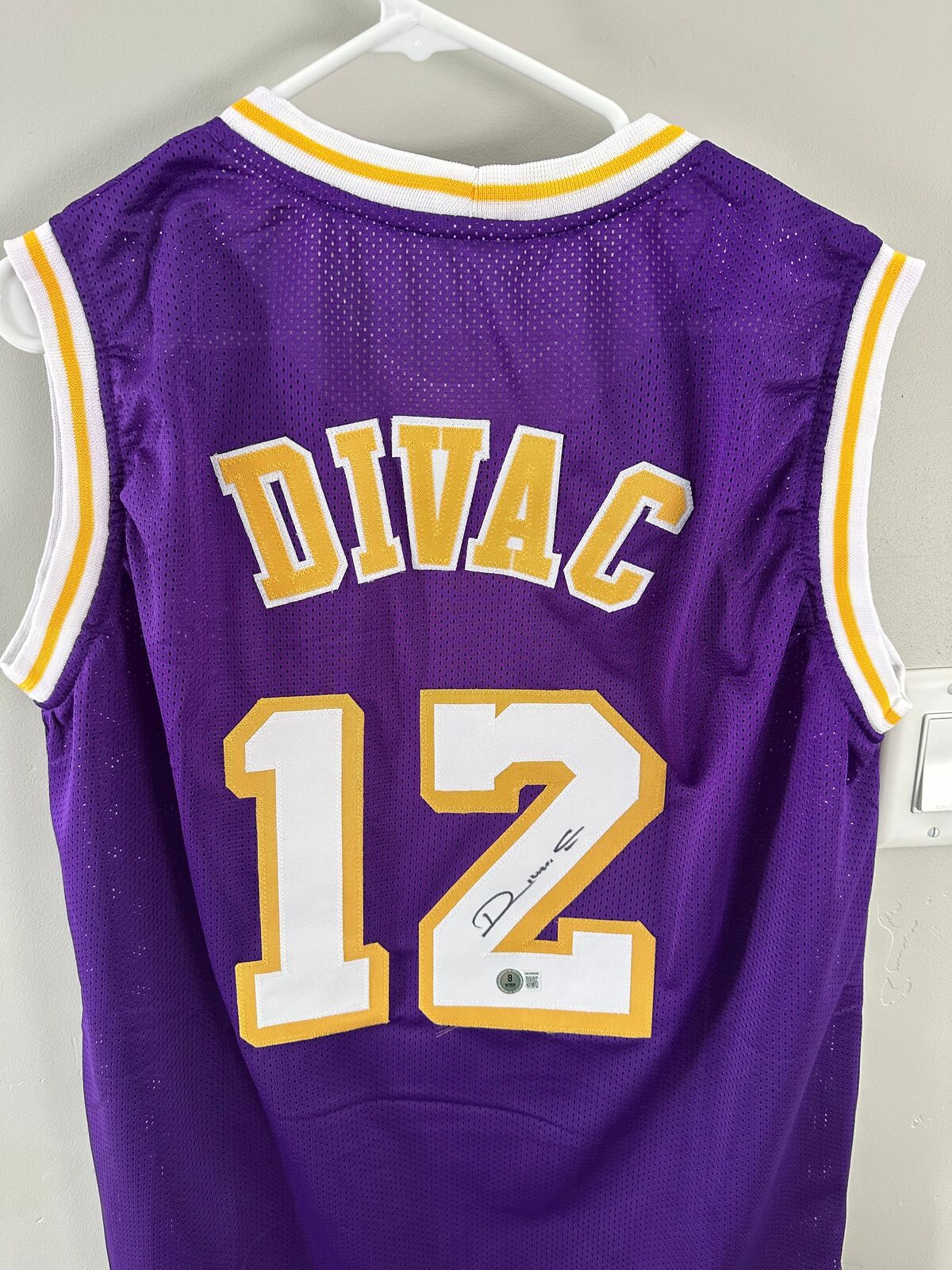 Vlade Divac Signed Lakers Jersey – Beckett Witness Authenticated