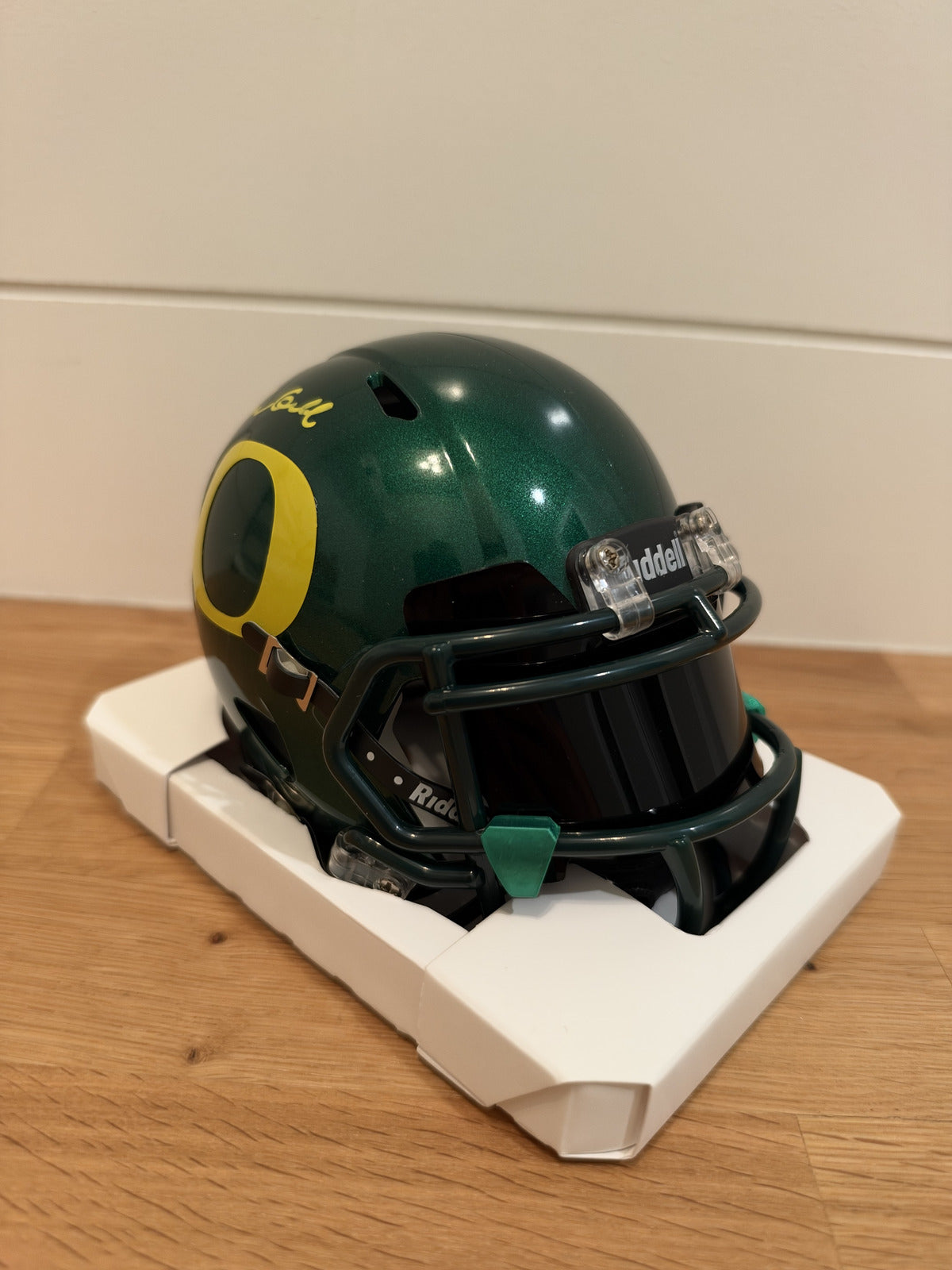 Dillon Gabriel Signed Oregon Ducks Green Speed Mini Helmet Visor Beckett