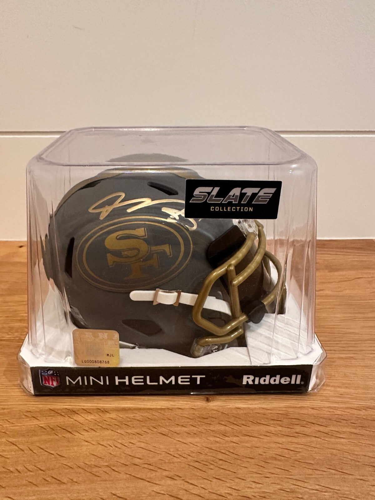 Vernon Davis Signed San Francisco 49ers Slate Collection Riddell Mini Helmet Bec