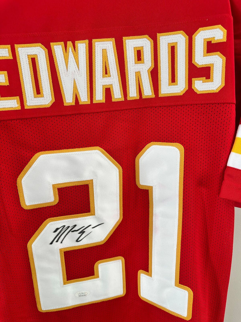Mike Edwards Signed Chiefs Jersey – JSA Witness Authenticated