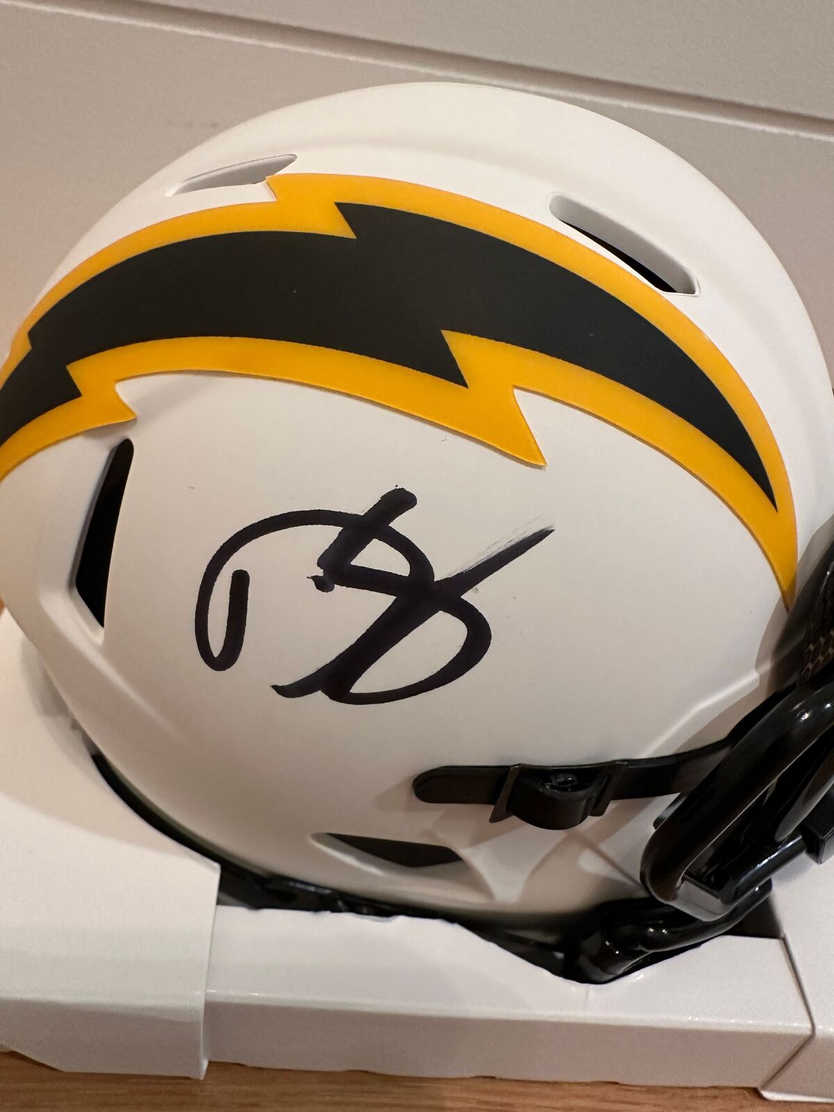 Darren Sproles Signed Chargers Lunar Eclipse Mini Helmet – Beckett Witnessed COA