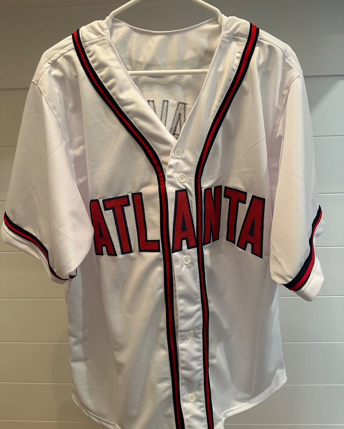 Tom Glavine Signed Atlanta #47 Jersey – Beckett Witnessed