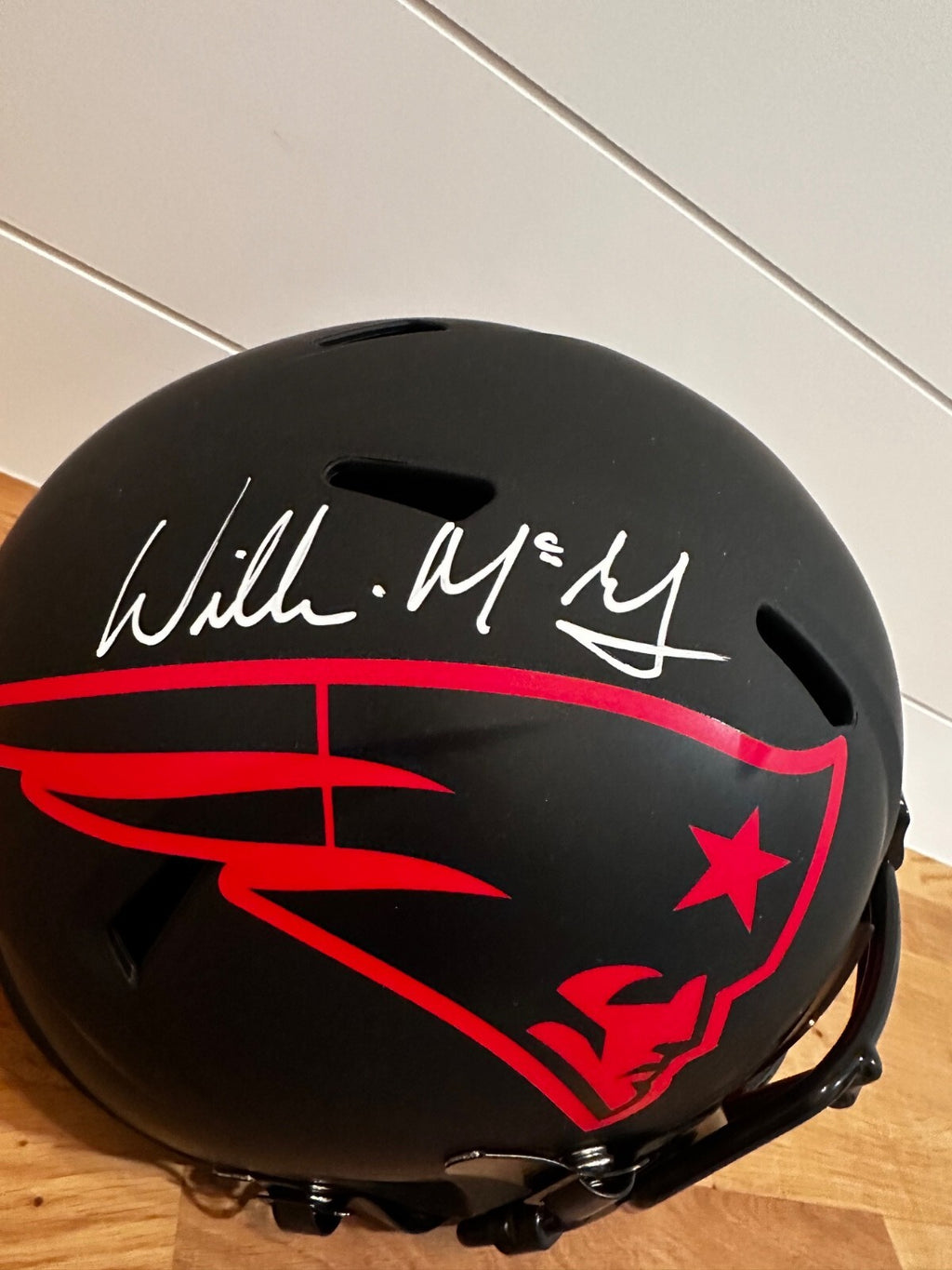 Willie McGinest Signed Patriots Eclipse Full-Size Helmet – Beckett Witnessed