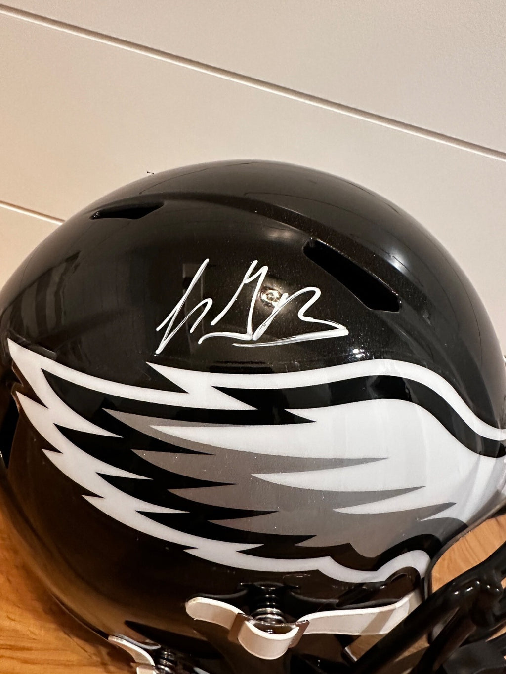 LeGarrette Blount Signed Eagles Black Full-Size Helmet – Leaf Witnessed