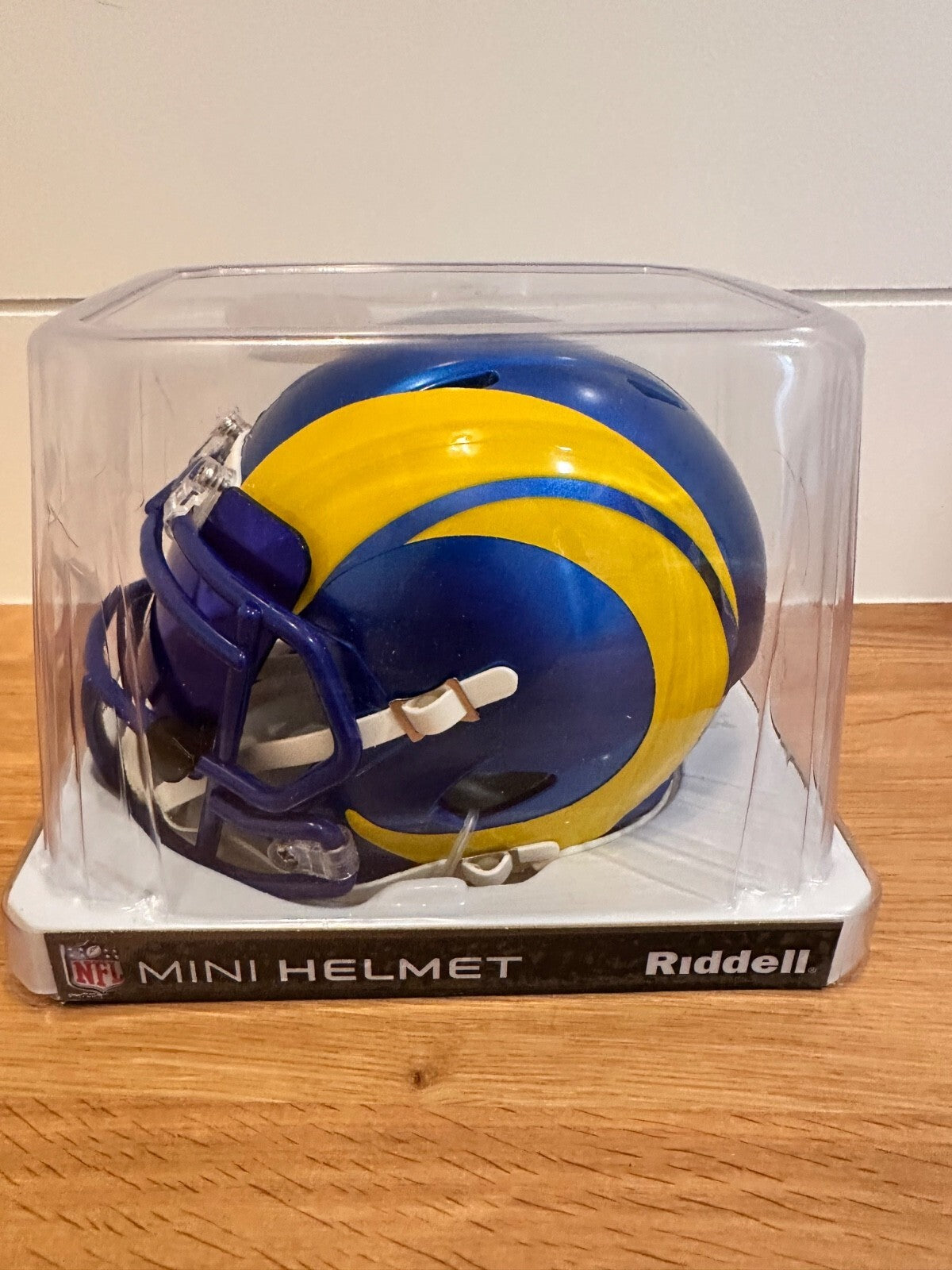 Jared Verse Signed Rams Mini Helmet – Beckett Witnessed COA