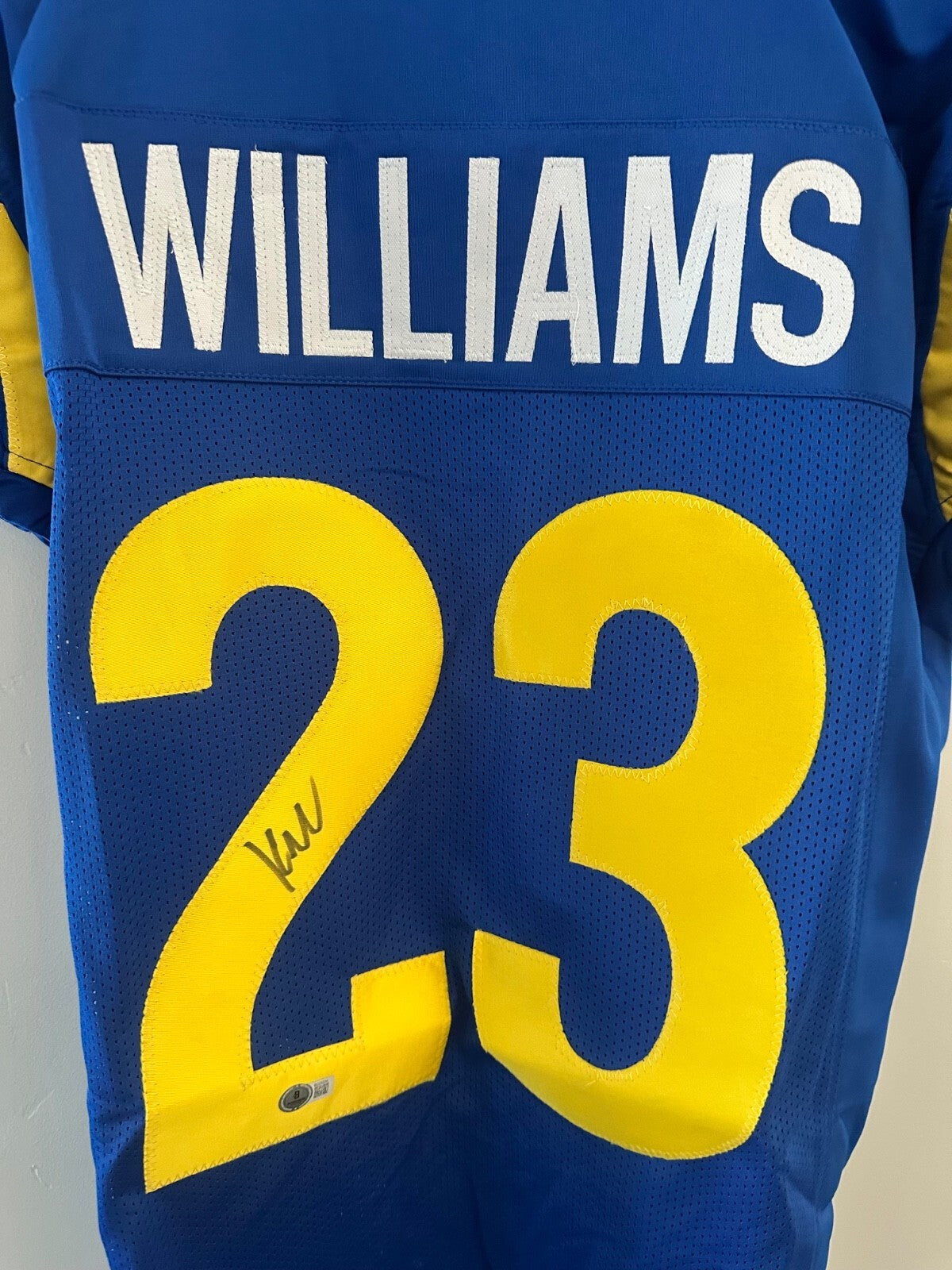 Kyren Williams Signed Rams Jersey with game cut sleeves – Beckett Authenticated